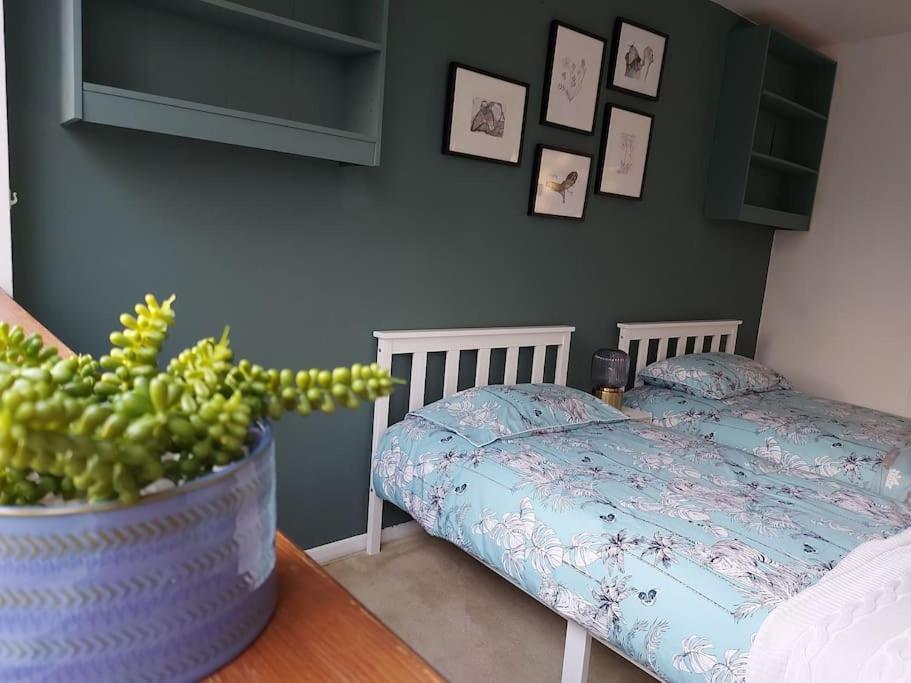 2 Bed Flat, Bounds Green, Piccadilly Line, London N11 Bagian luar foto