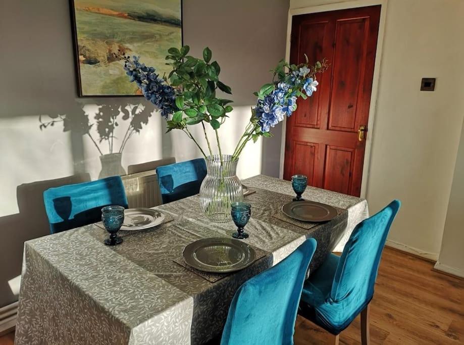 2 Bed Flat, Bounds Green, Piccadilly Line, London N11 Bagian luar foto
