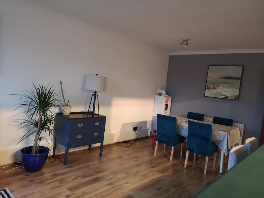 2 Bed Flat, Bounds Green, Piccadilly Line, London N11 Bagian luar foto