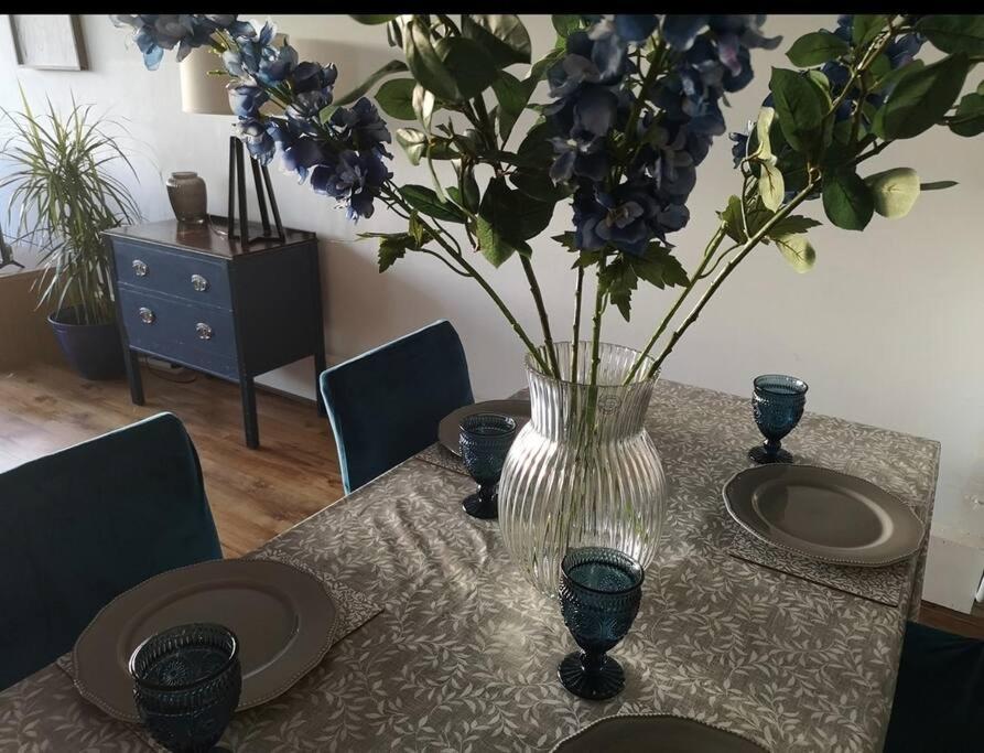 2 Bed Flat, Bounds Green, Piccadilly Line, London N11 Bagian luar foto