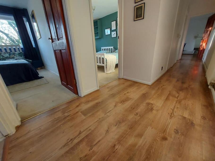 2 Bed Flat, Bounds Green, Piccadilly Line, London N11 Bagian luar foto
