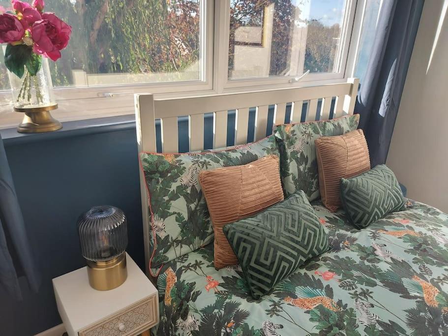 2 Bed Flat, Bounds Green, Piccadilly Line, London N11 Bagian luar foto