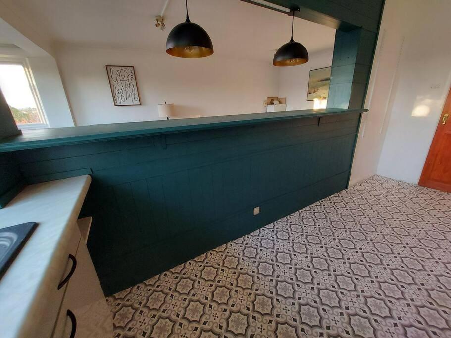 2 Bed Flat, Bounds Green, Piccadilly Line, London N11 Bagian luar foto