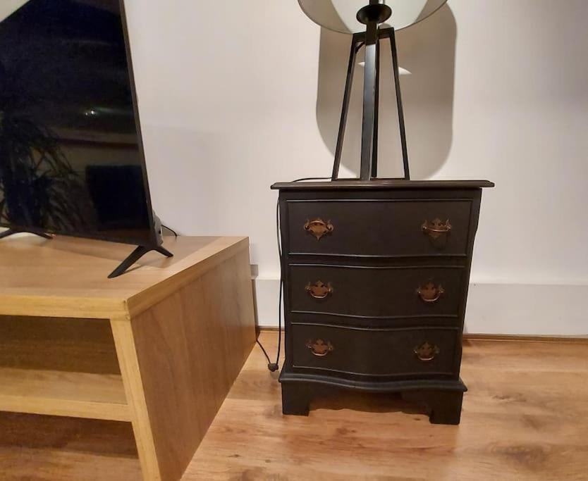 2 Bed Flat, Bounds Green, Piccadilly Line, London N11 Bagian luar foto